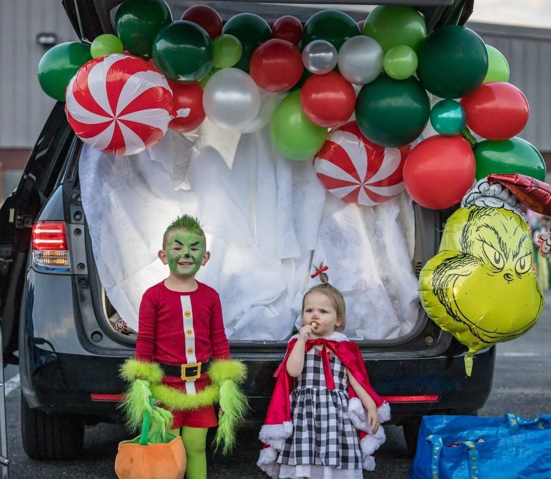 Dr. Seuss's The Grinch with Santa Hat Christmas Balloon (29-Inches) - Ellie's Party Supply