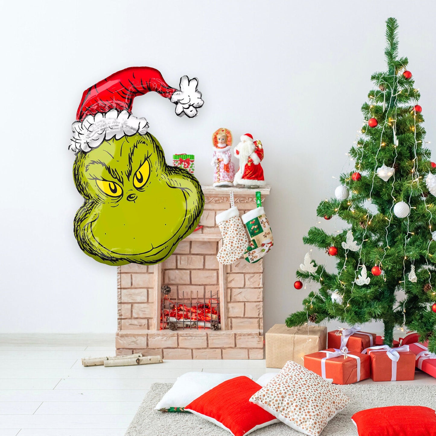 Dr. Seuss's The Grinch with Santa Hat Christmas Balloon (29-Inches) - Ellie's Party Supply