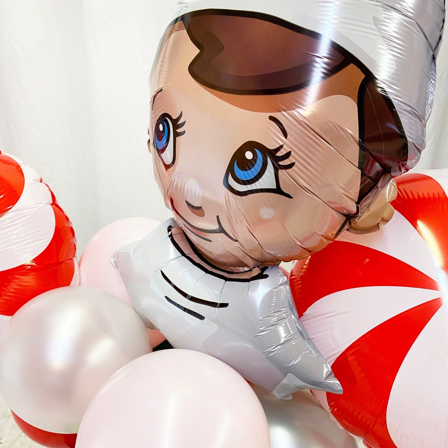 Elf on the Shelf Balloon Bouquet Kit - Ellie's Party Supply