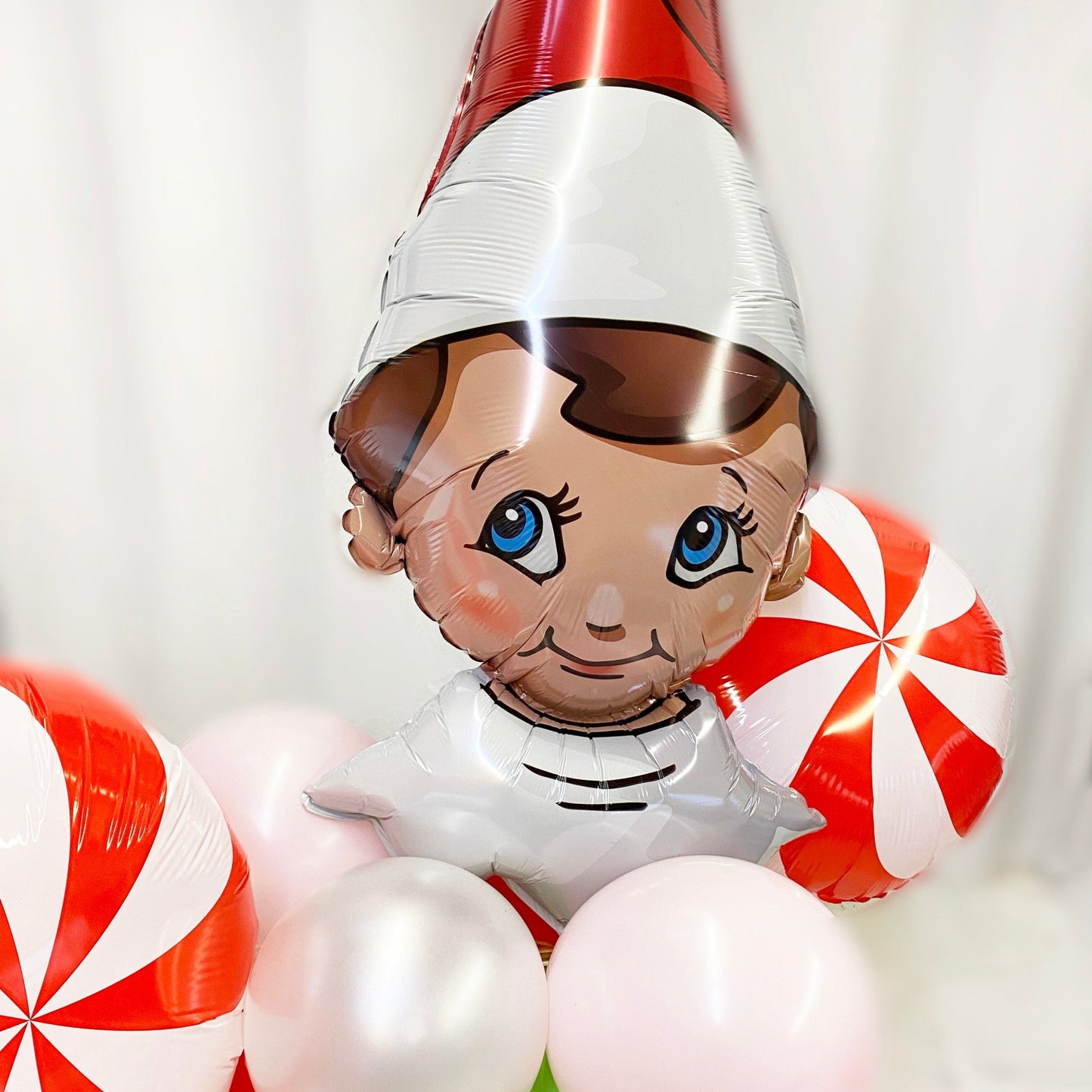 Elf on the Shelf Balloon Bouquet Kit - Ellie's Party Supply
