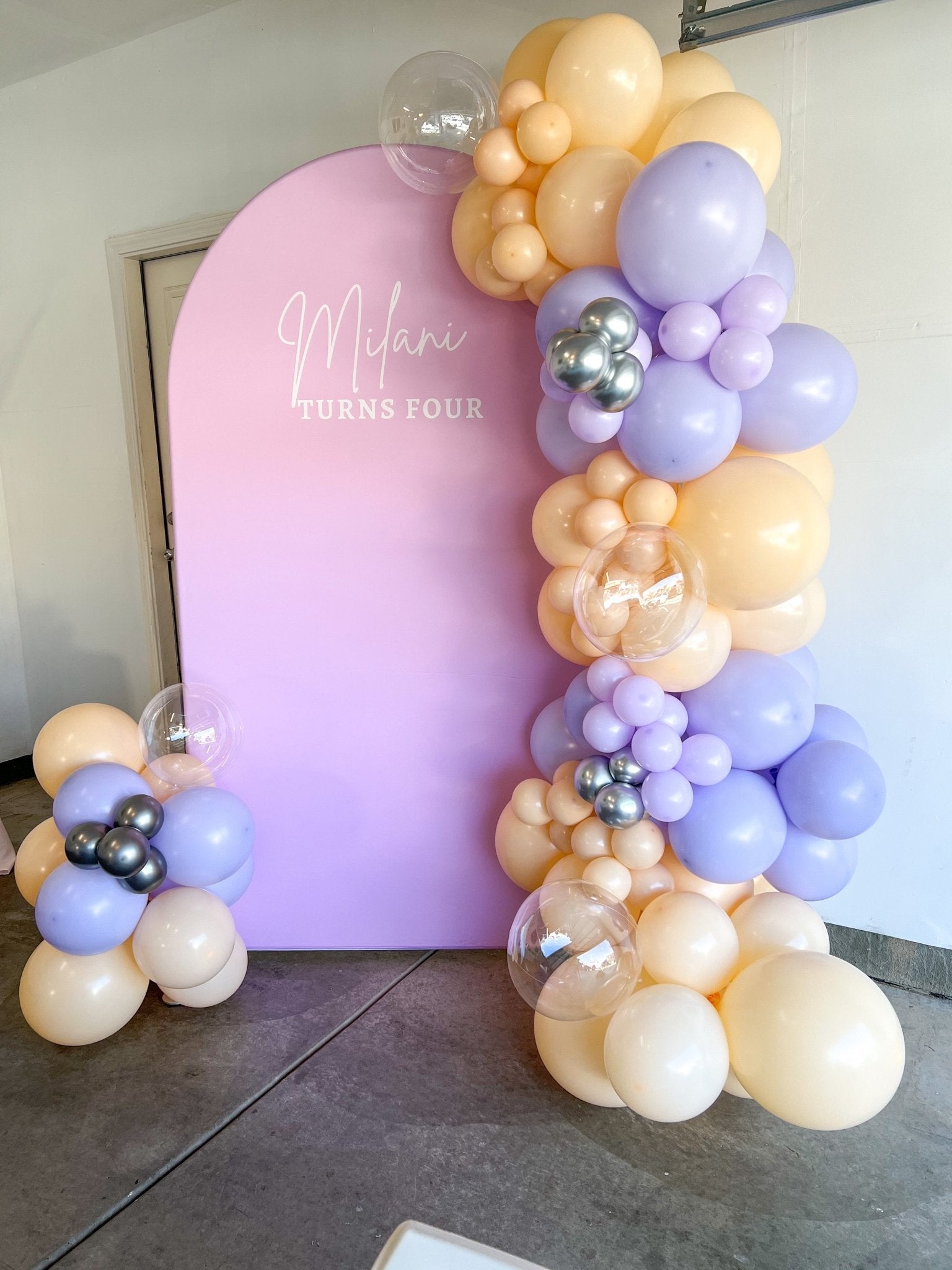 10 - Foot Grab - and - Go Garland + Stand - Ellie's Party Supply