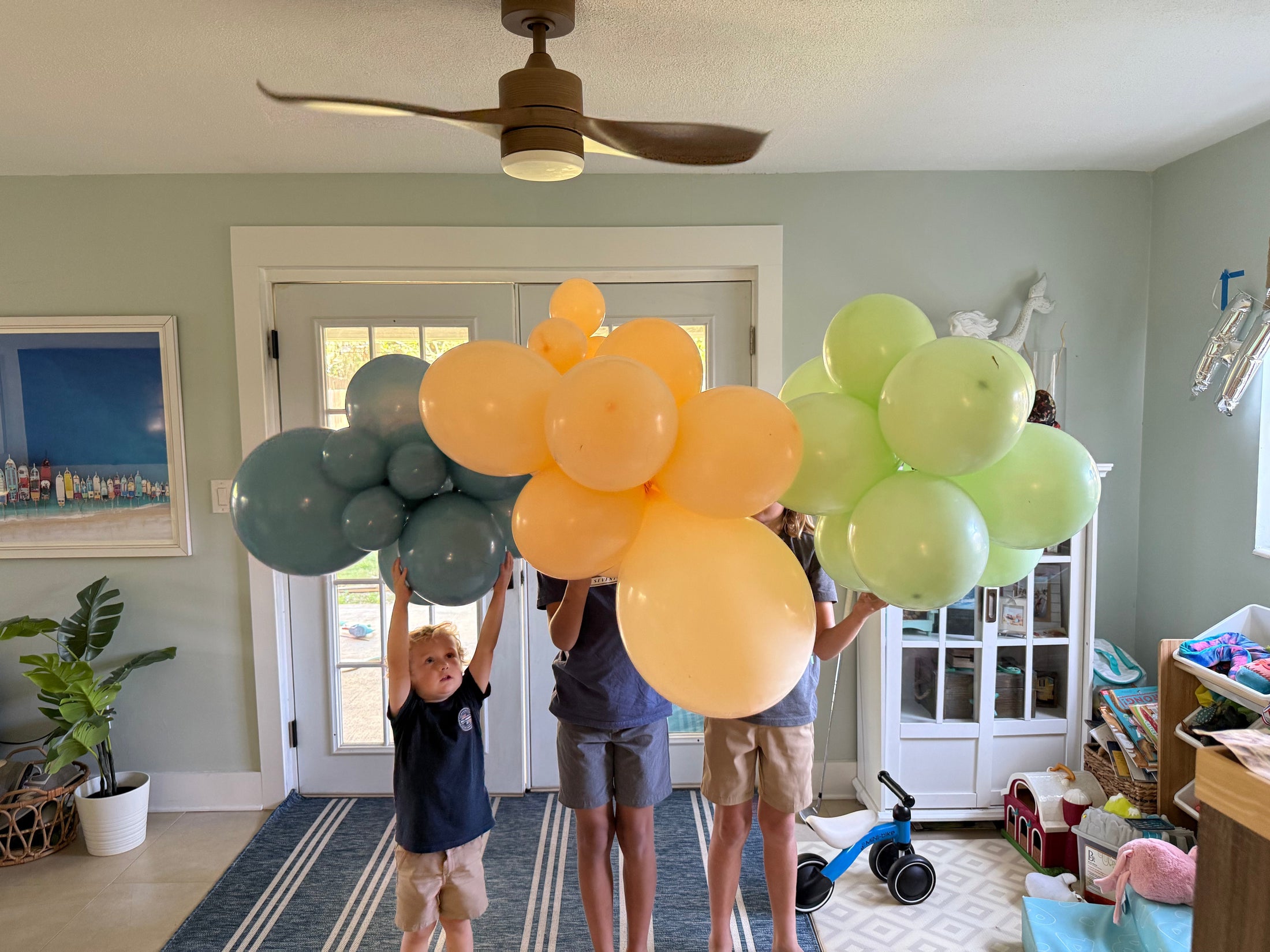 Premium Pastel Green Latex Balloon Cluster (5", 11” and 17”) - Ellie's Party Supply