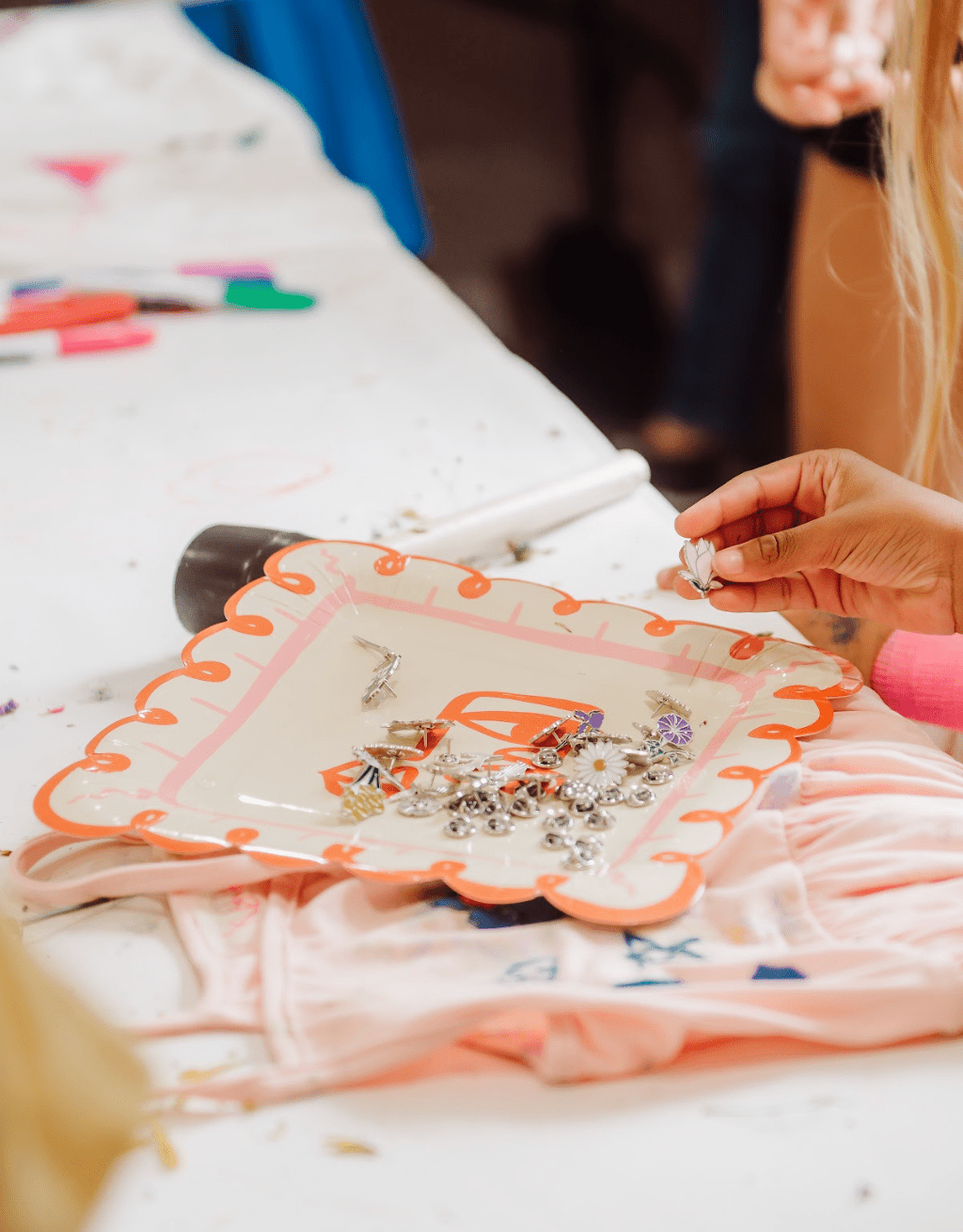 Art Party Dinner Plates (x 12) - Ellie's Party Supply