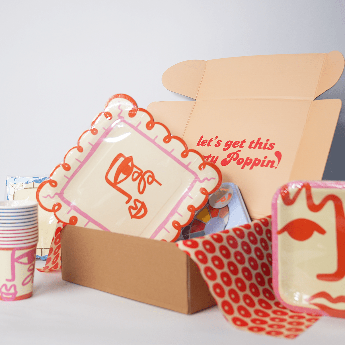 Face Party Cups (x 12) - Art Party Theme - Ellie's Party Supply