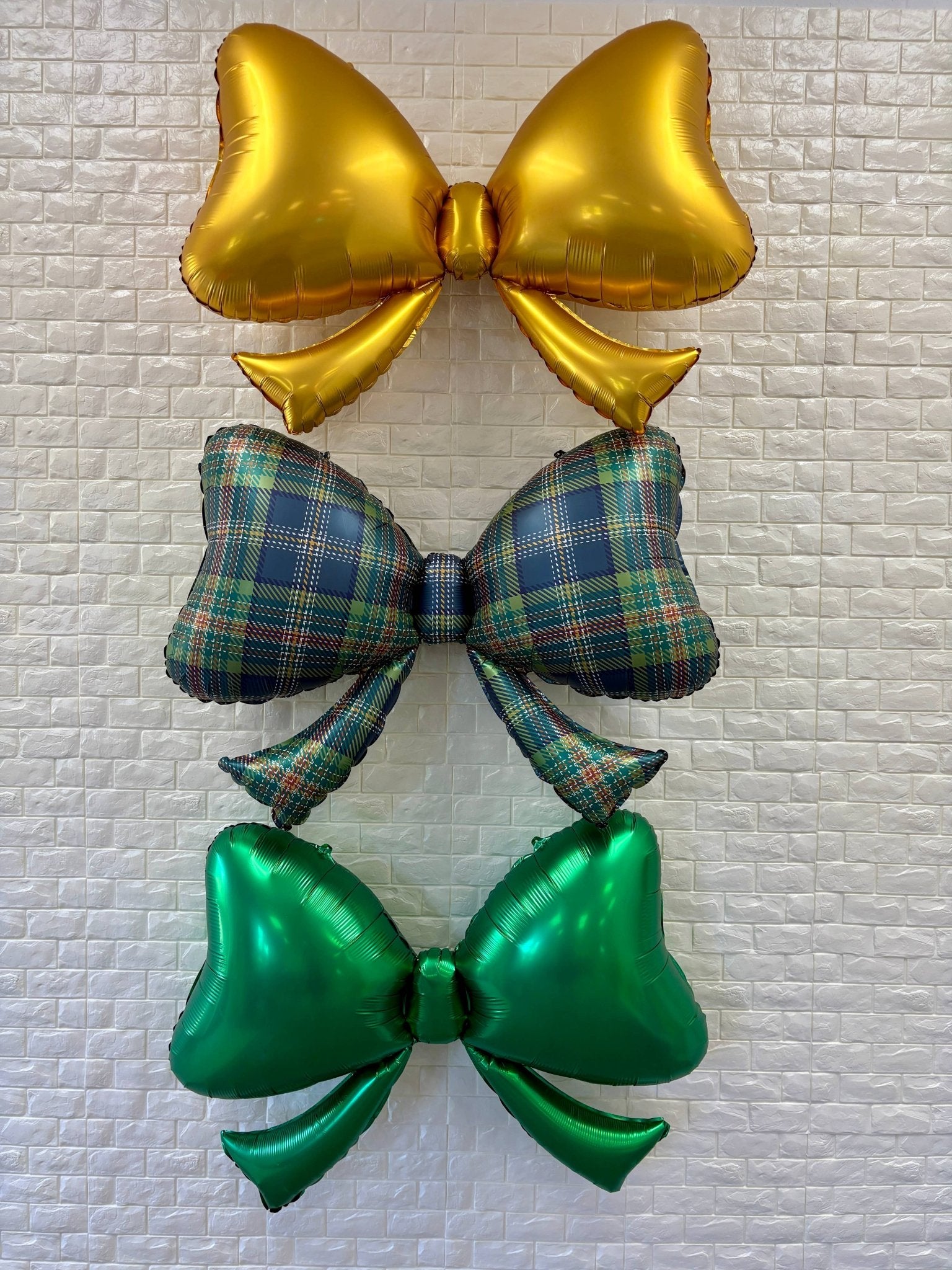 Plaid Bow Balloon – 40” Foil Balloon - Ellie's Party Supply