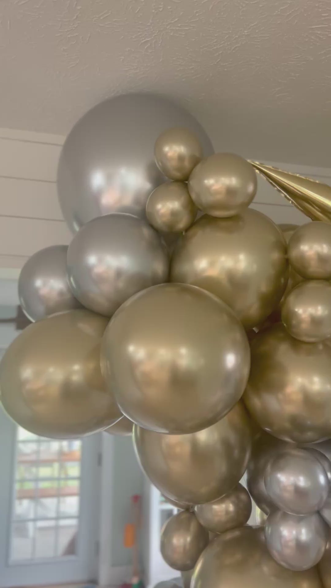 Load video: Glitz and Glam Balloon Arch