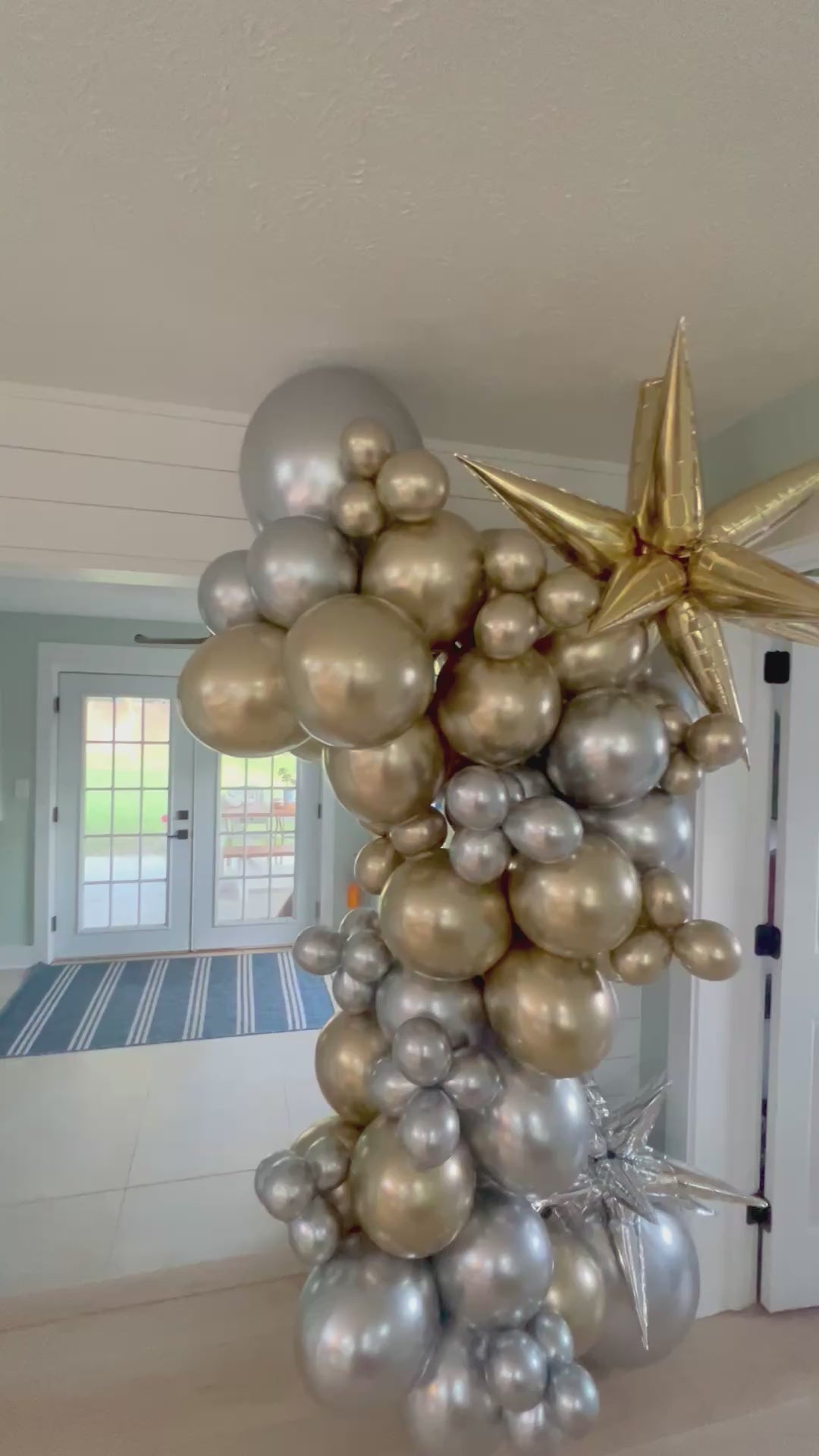 Load video: Glitz and Glam Balloon Arch