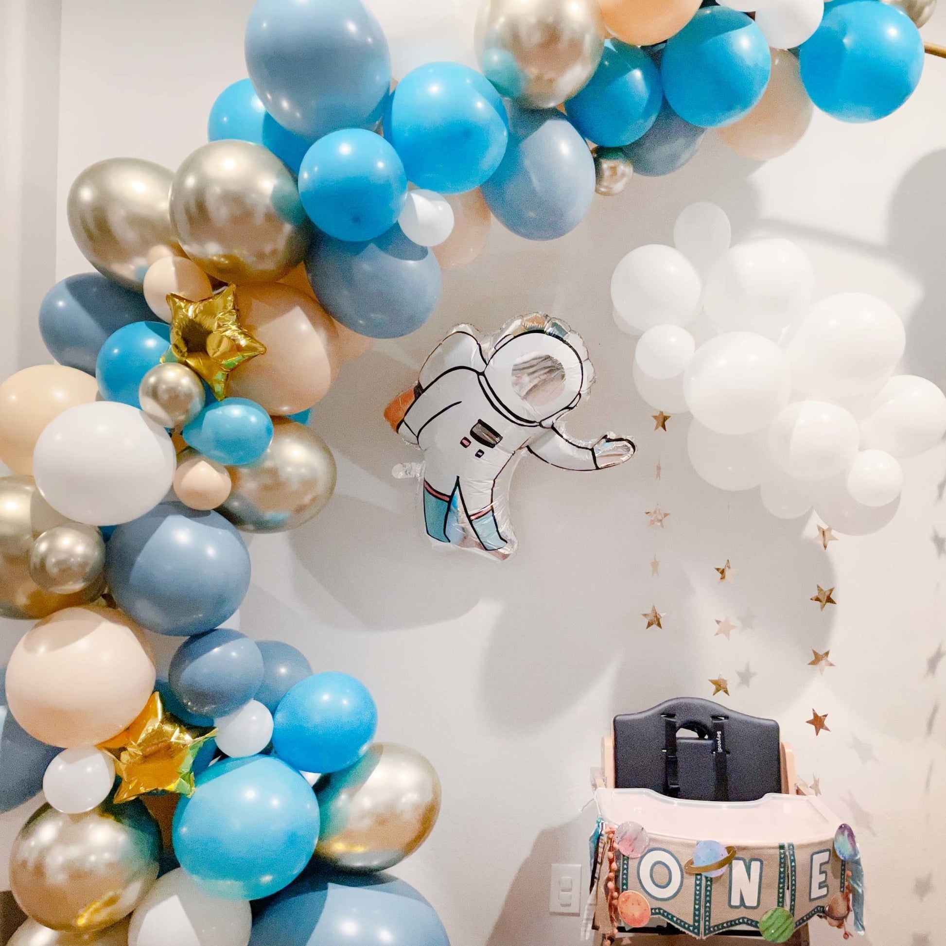 Astronaut Outer Space Balloon Arch - Balloon Garland Kit - Ellie's Party Supply