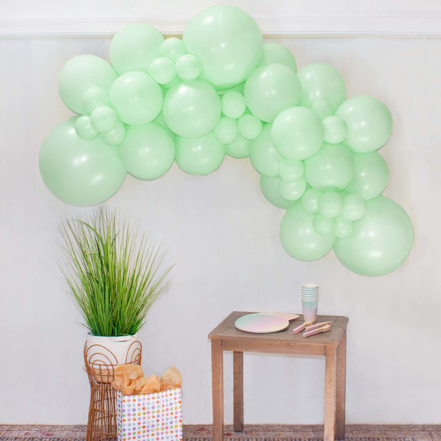 Green Balloon Garland Kit (5 Feet) - Ellie's Party Supply