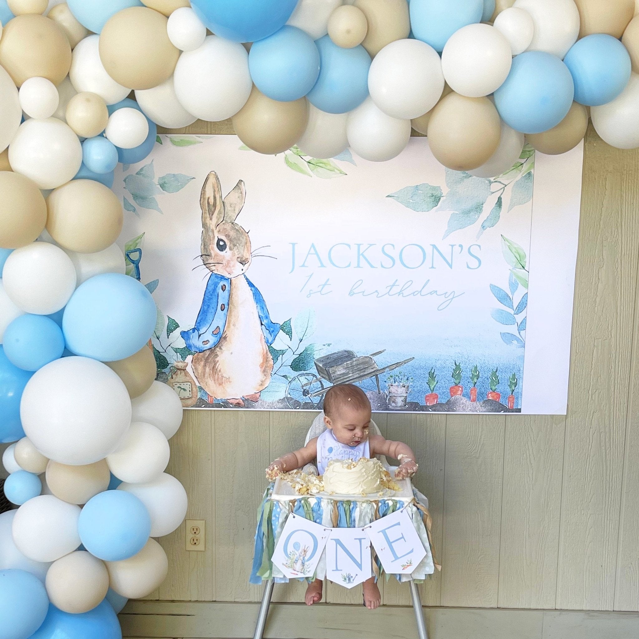 Balloon arch deals 1st birthday
