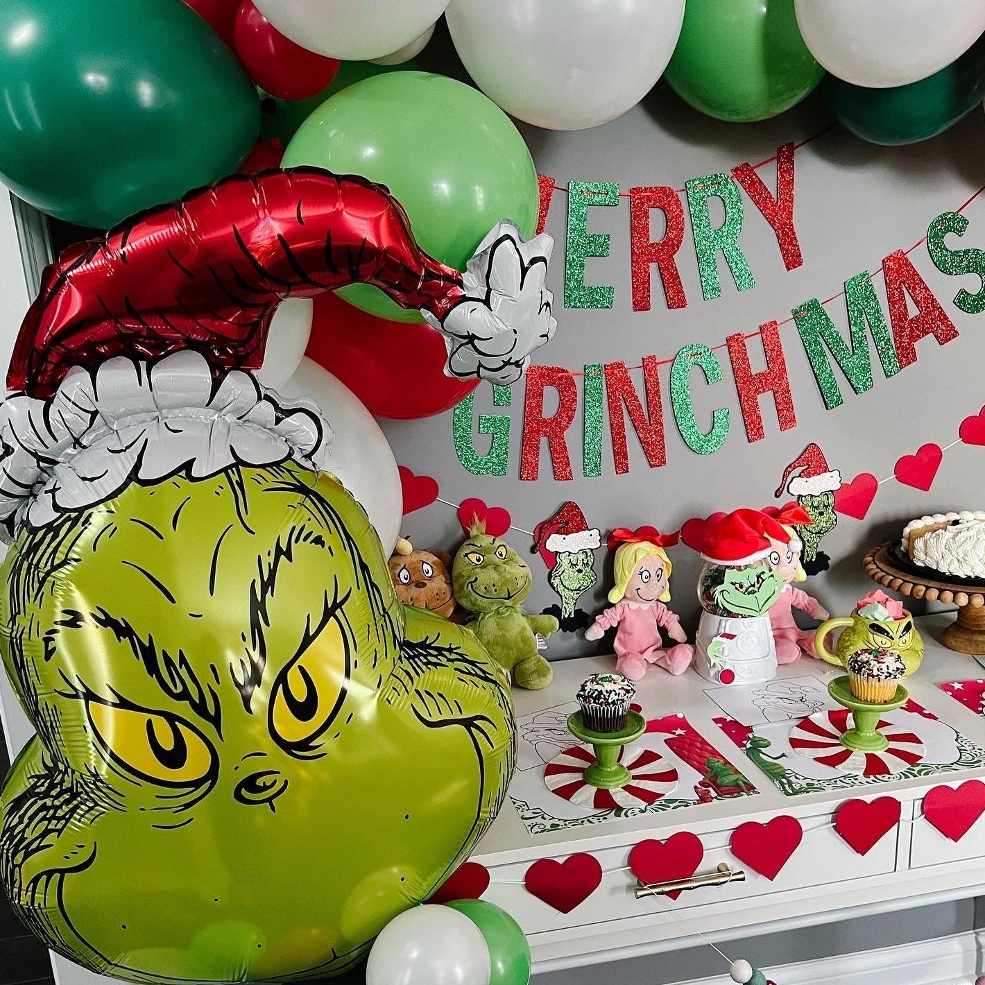 The Grinch Christmas Balloon Arch Kit - Ellie's Party Supply